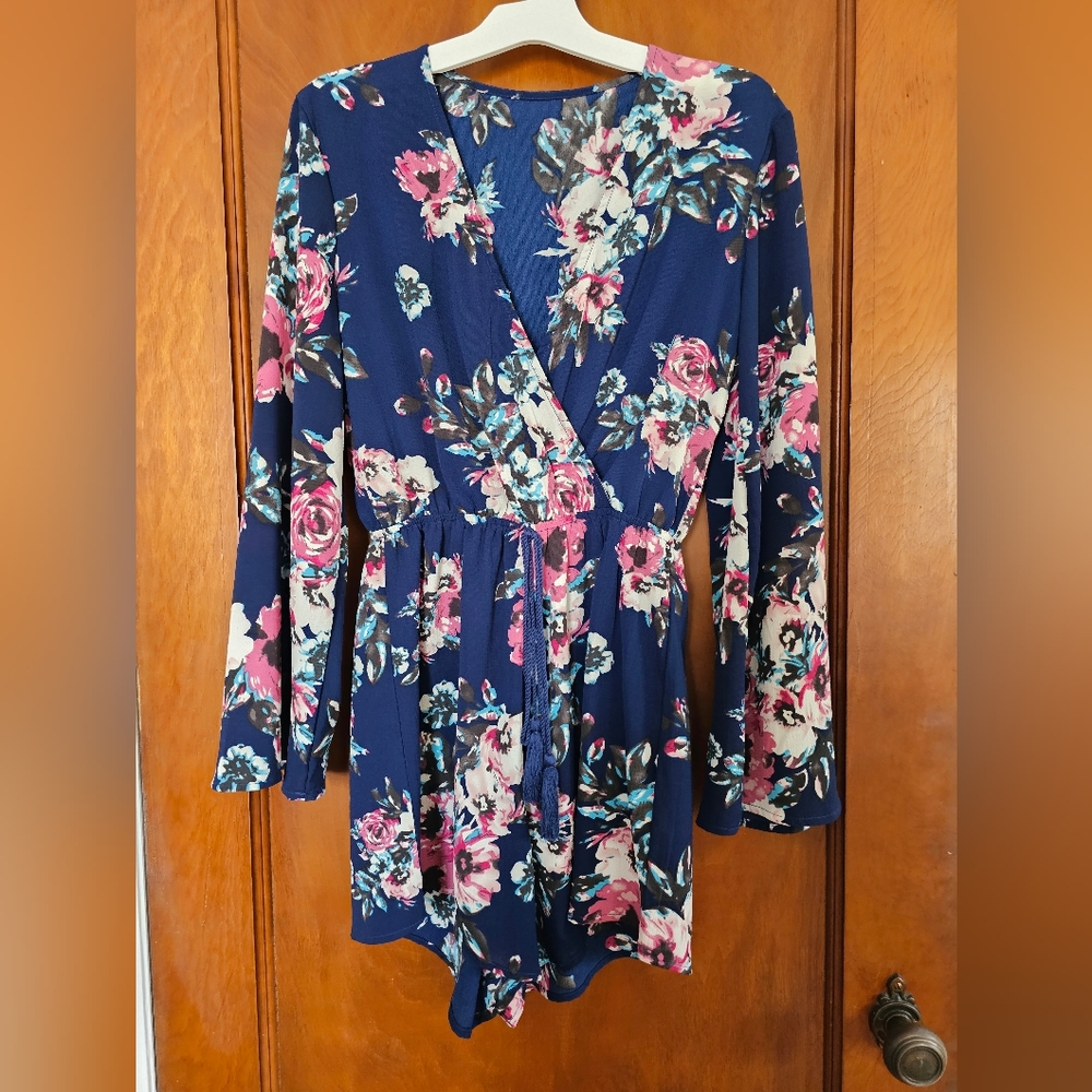 Long sleeve romper, in floral blue, size 2/4